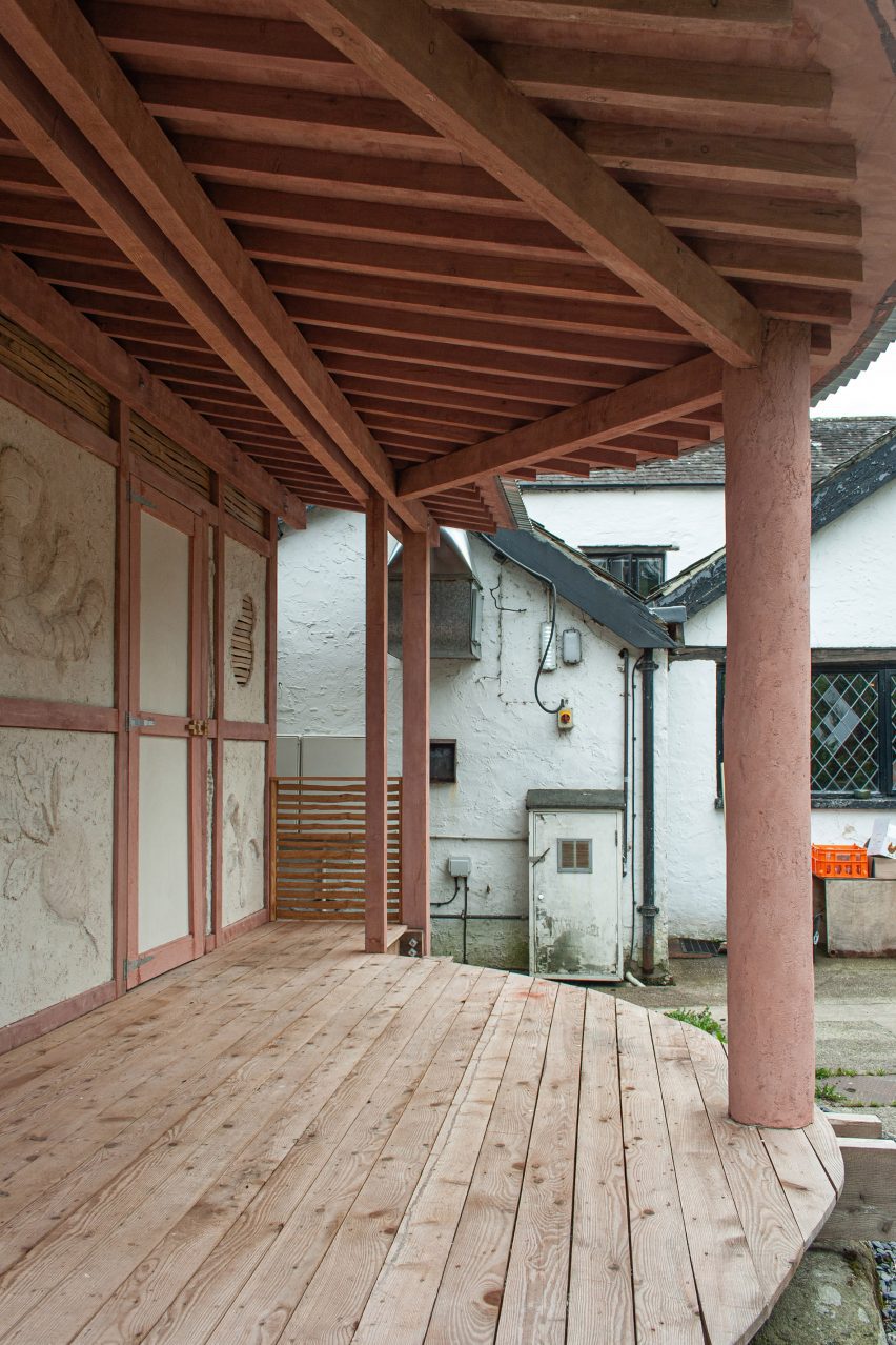 Farmer's Arms Cold Food Store by Hayatsu Architects