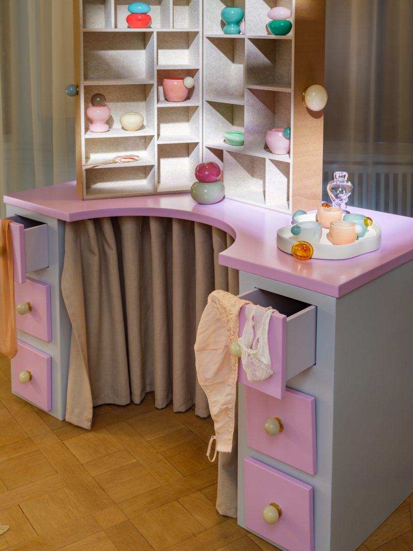 Vanity in pink and blue