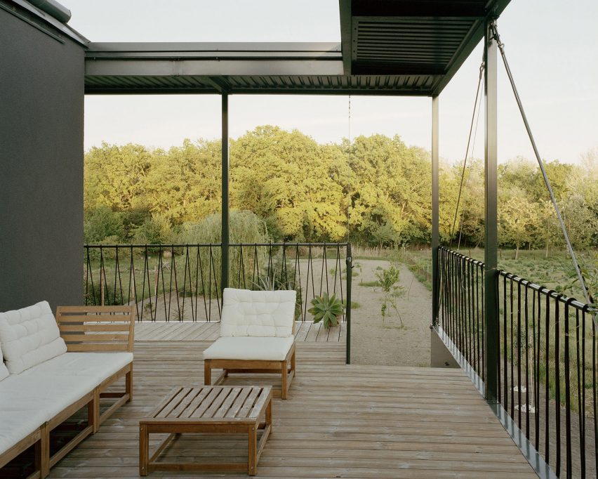 Frame House by Théque Atelier
