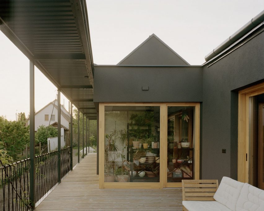 Frame House by Théque Atelier