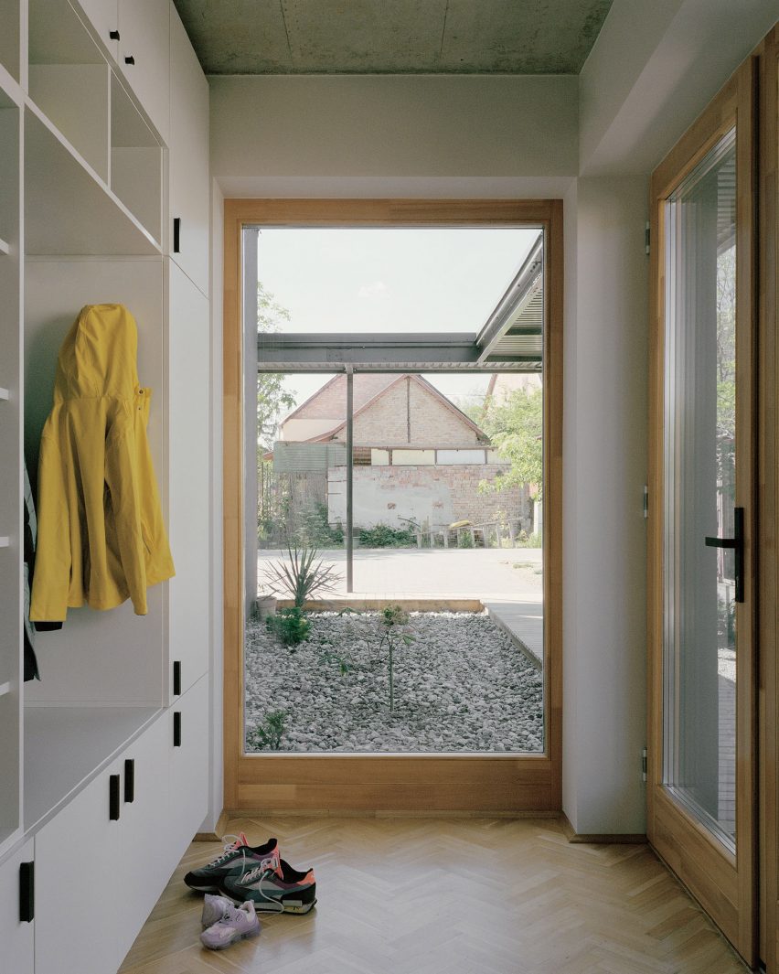 Frame House by Théque Atelier