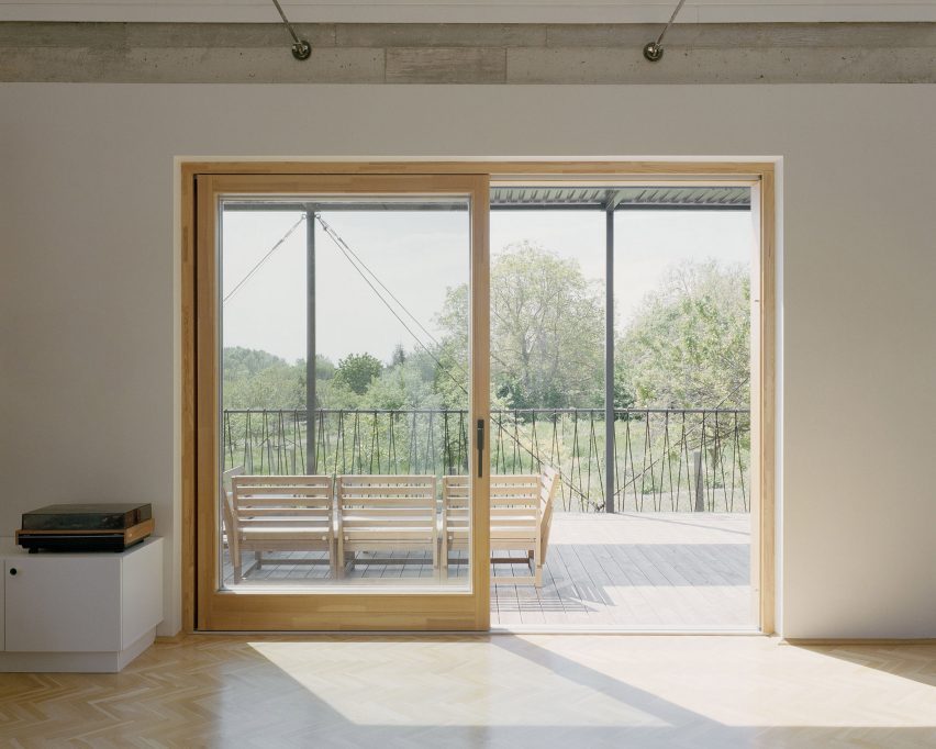 Frame House by Théque Atelier