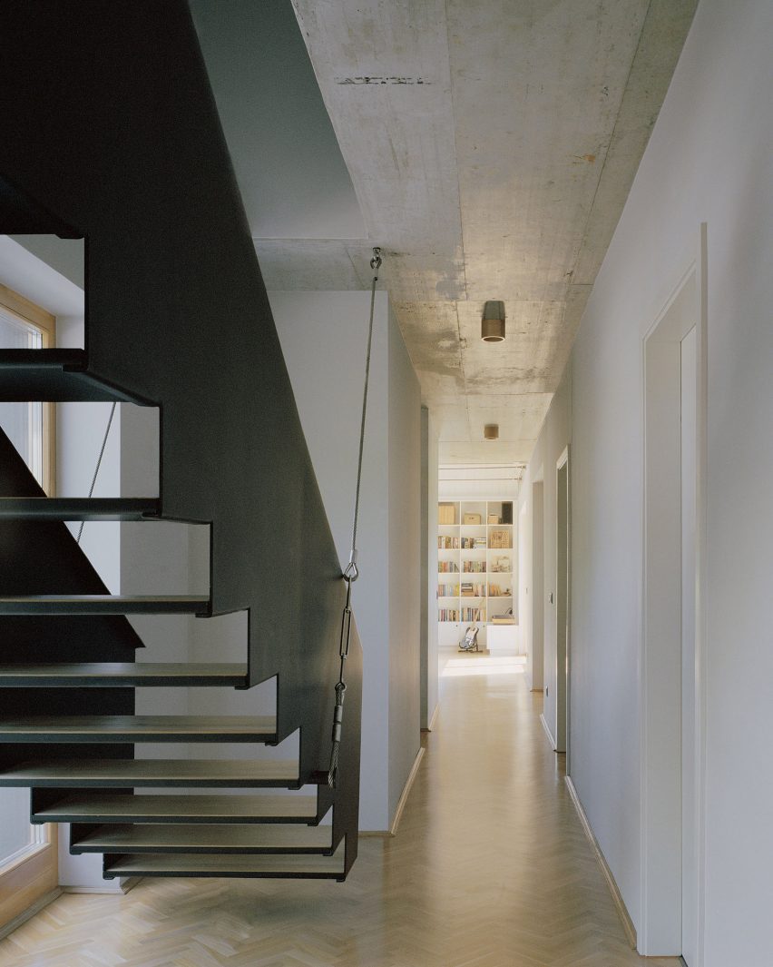 Frame House by Théque Atelier