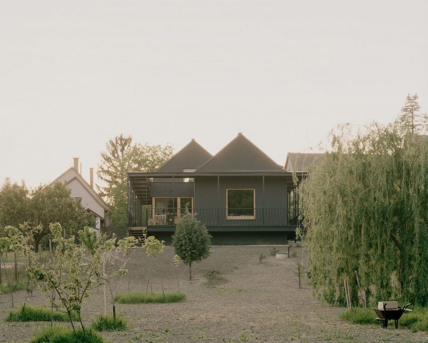 Frame House by Théque Atelier