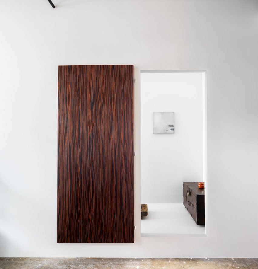 Vowels showroom by ANY