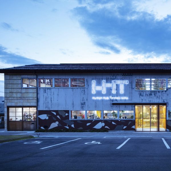 Human Hub Tenneiji Soko by Jo Nagasaka / Schemata Architects