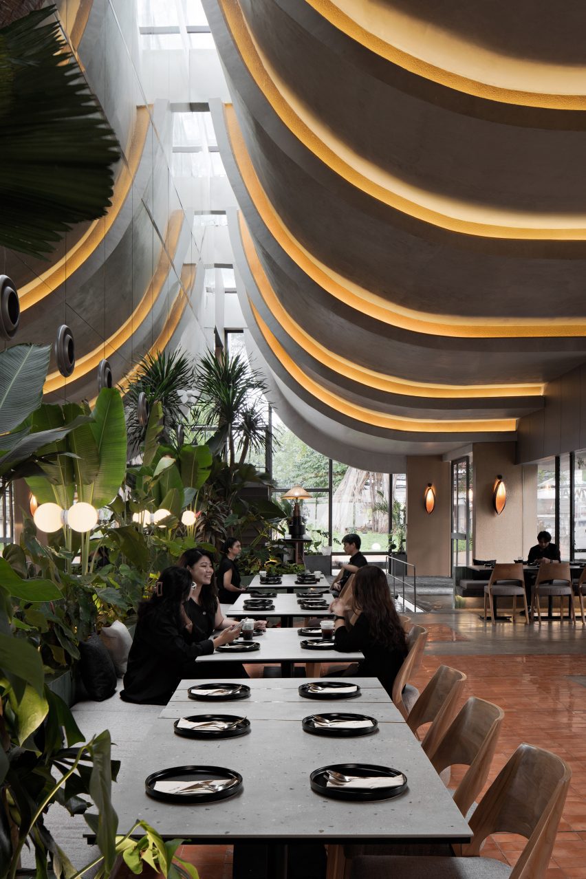 Aruma restaurant by RAD+ar