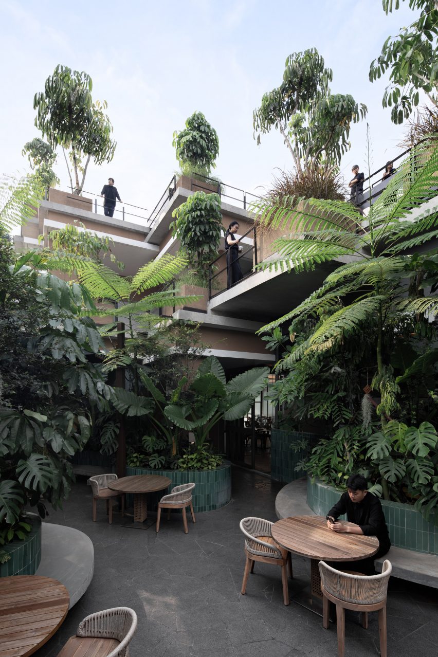 Aruma restaurant by RAD+ar