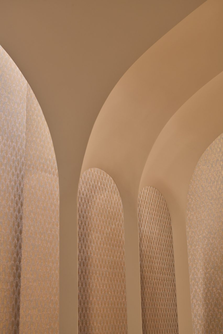 Arches in bedroom