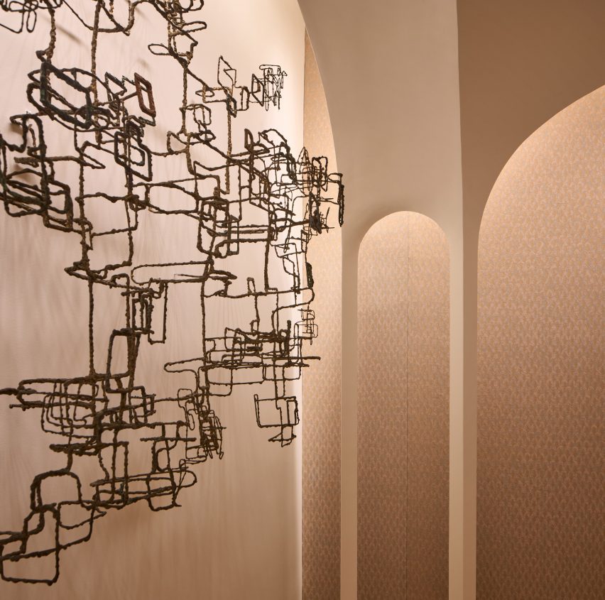 Wire sculpture on wall