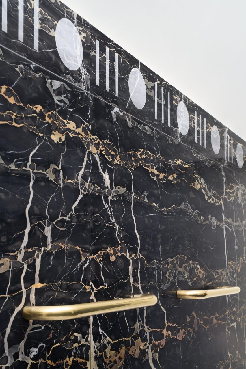 Marble glas bathroom