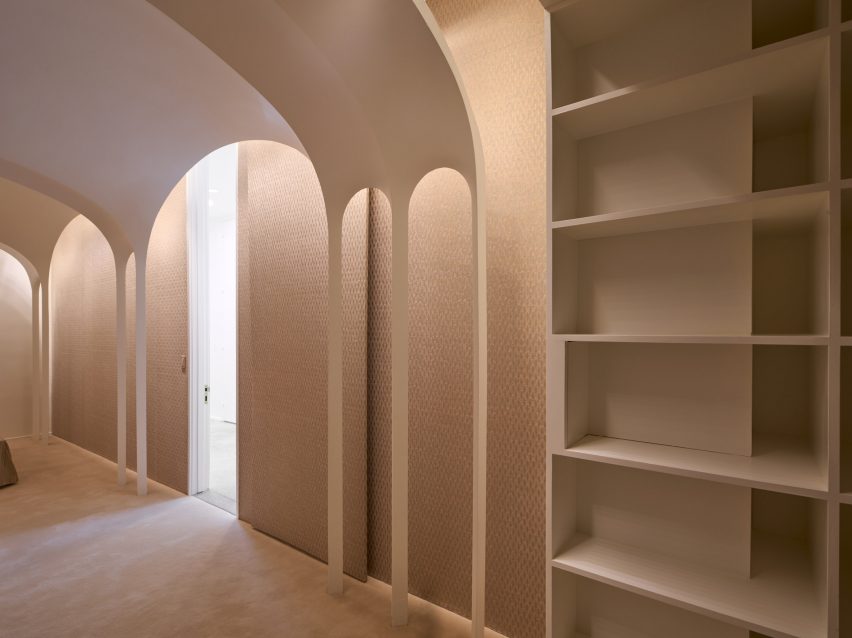 Arches in bedroom