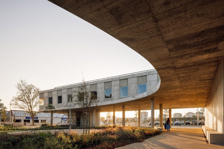 Carcavelos Health Complex by Simão Botlelho, Studio-J and Duoma