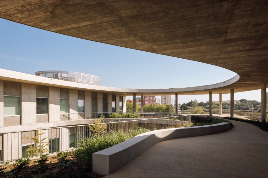 Carcavelos Health Complex by Simão Botlelho, Studio-J and Duoma