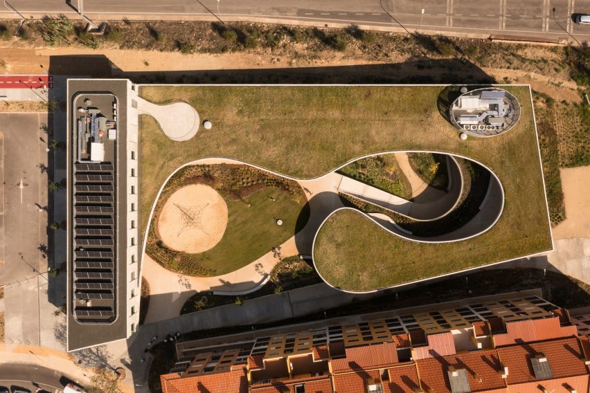 Carcavelos Health Complex by Simão Botlelho, Studio-J and Duoma
