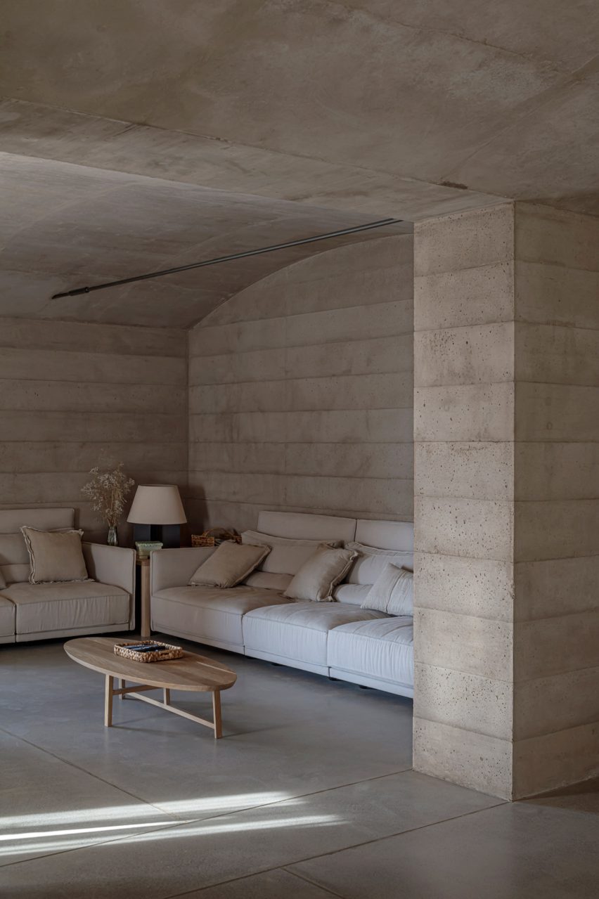 Casa 1627 by H Arquitectes