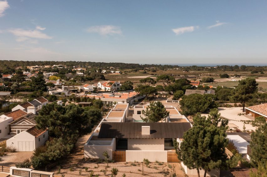 Casa da Encosta by SIA Arquitectura