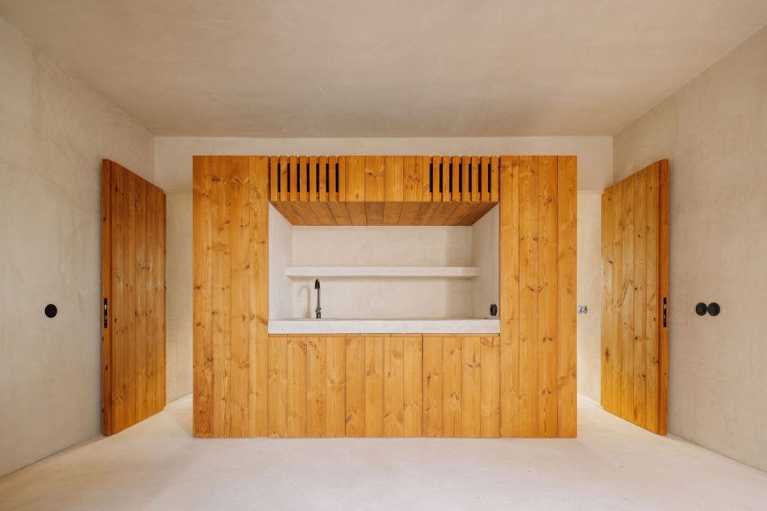 Casa da Encosta by SIA Arquitectura