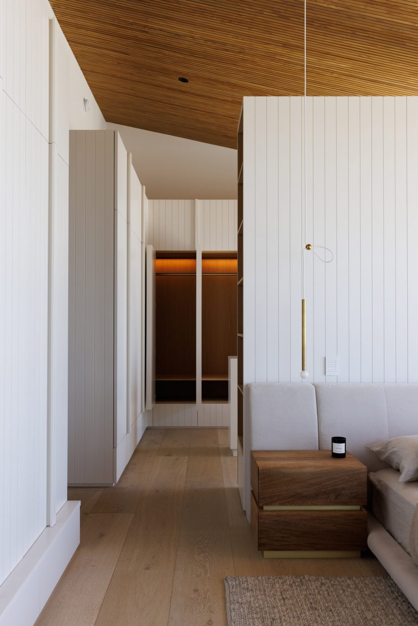 Cliffside Modern House by Sophie Goineau