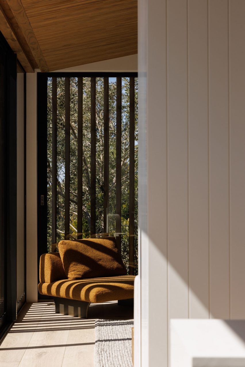 Cliffside Modern House by Sophie Goineau