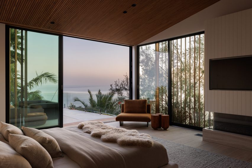 Cliffside Modern House by Sophie Goineau