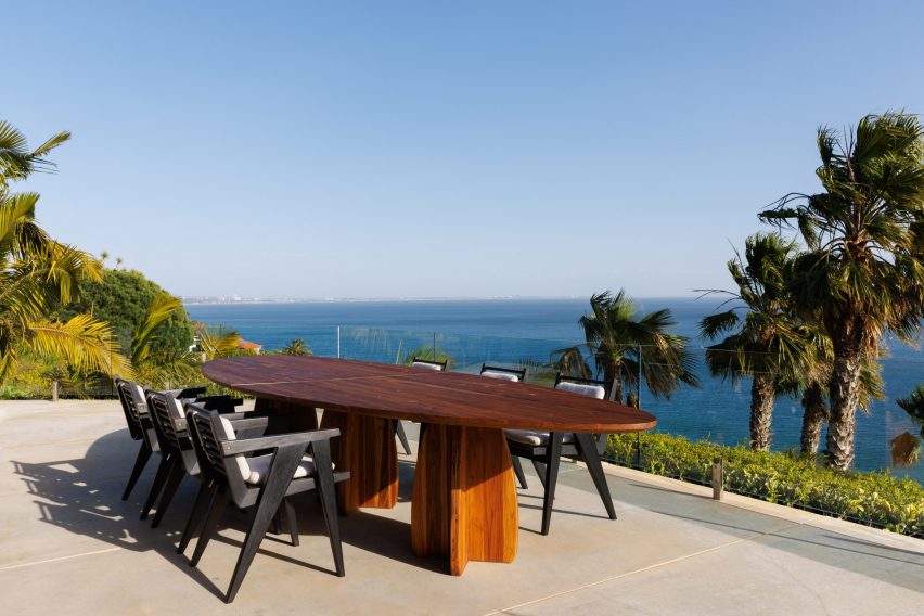 Cliffside Modern House by Sophie Goineau