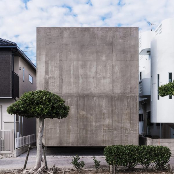 Concrete house Japan by Studio Cochi
