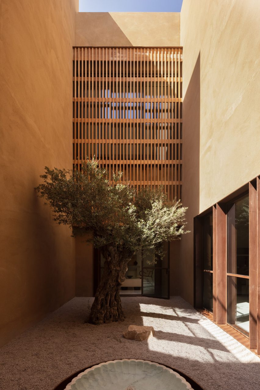 House of Courtyards by Studio VDGA