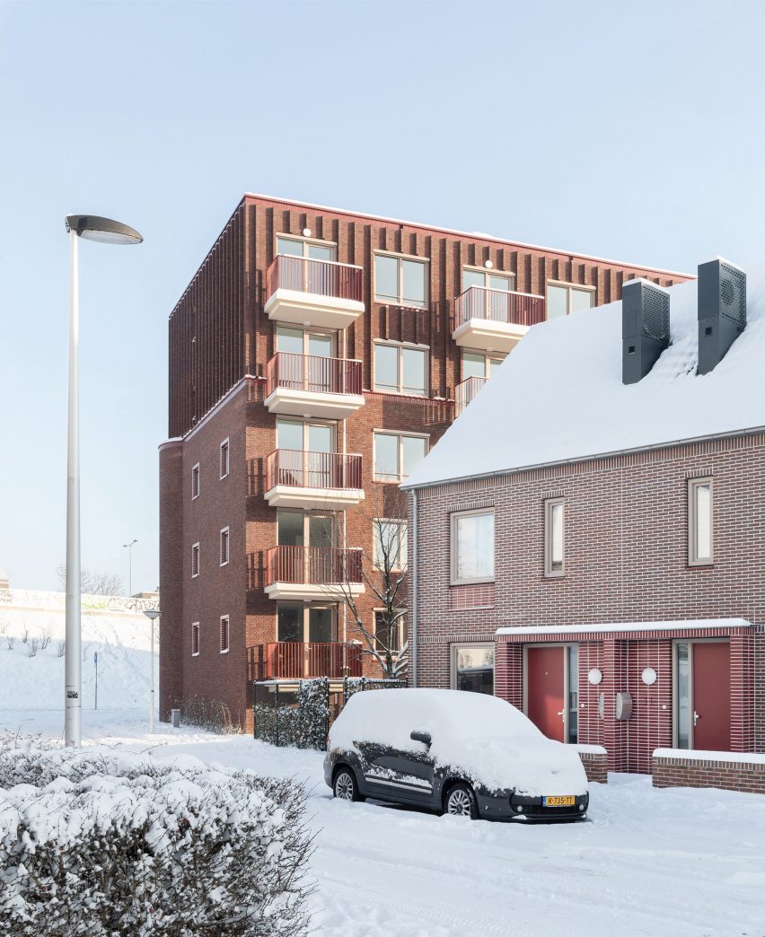 Miller Apartment Building by Martens Willems & Humblé Architecten