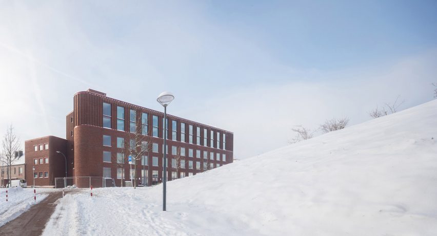 Miller Apartment Building by Martens Willems & Humblé Architecten