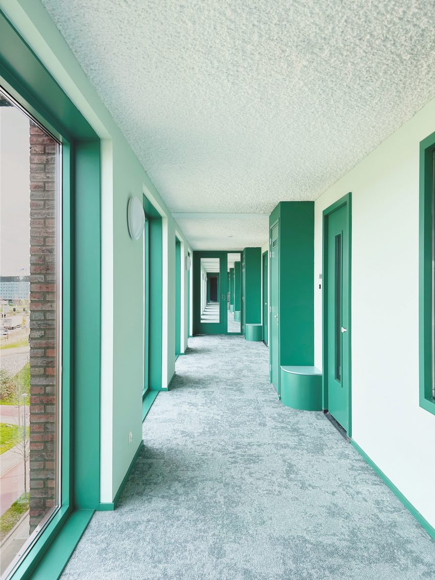 Miller Apartment Building by Martens Willems & Humblé Architecten