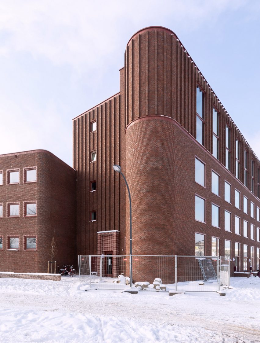 Miller Apartment Building by Martens Willems & Humblé Architecten