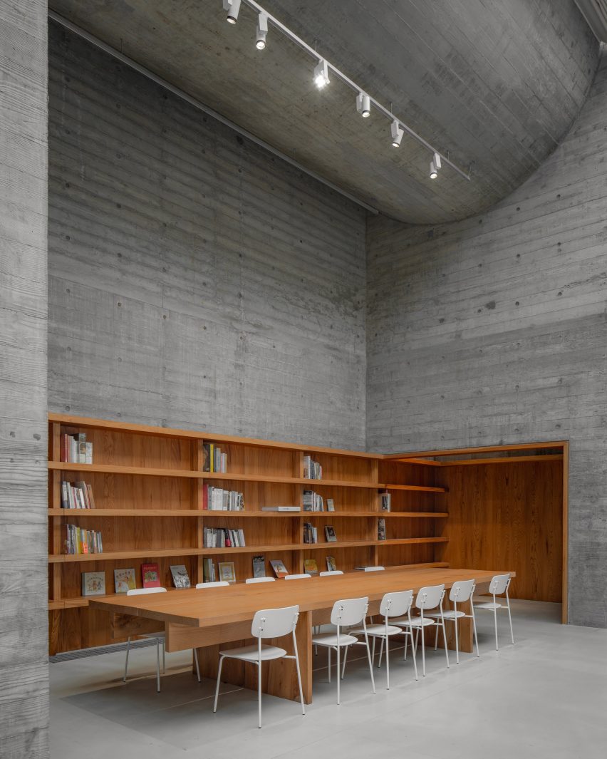Ginkgo Gallery by MORE Architecture