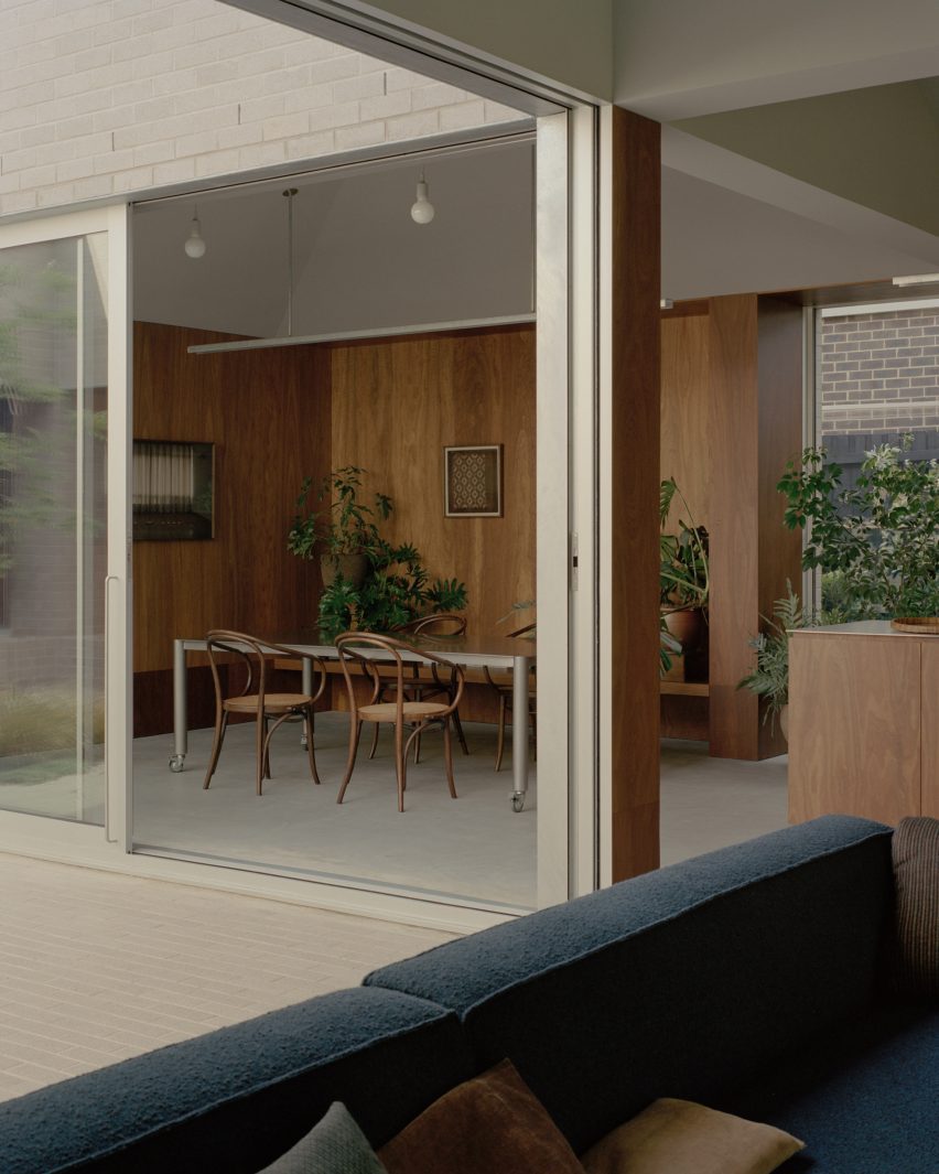 Naples Street House by Edition Office