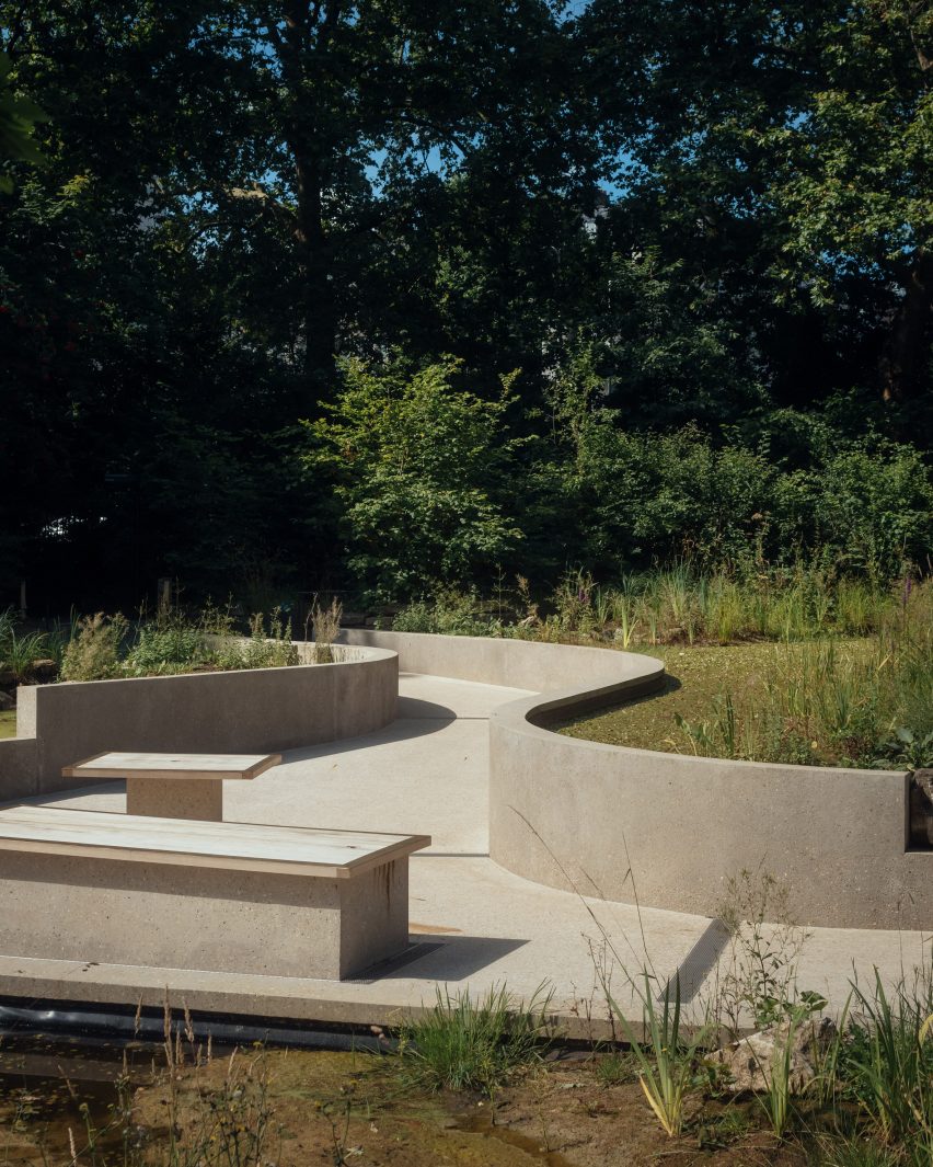 The Natural History Museum gardens by Feilden Fowles and J&L GIbbons