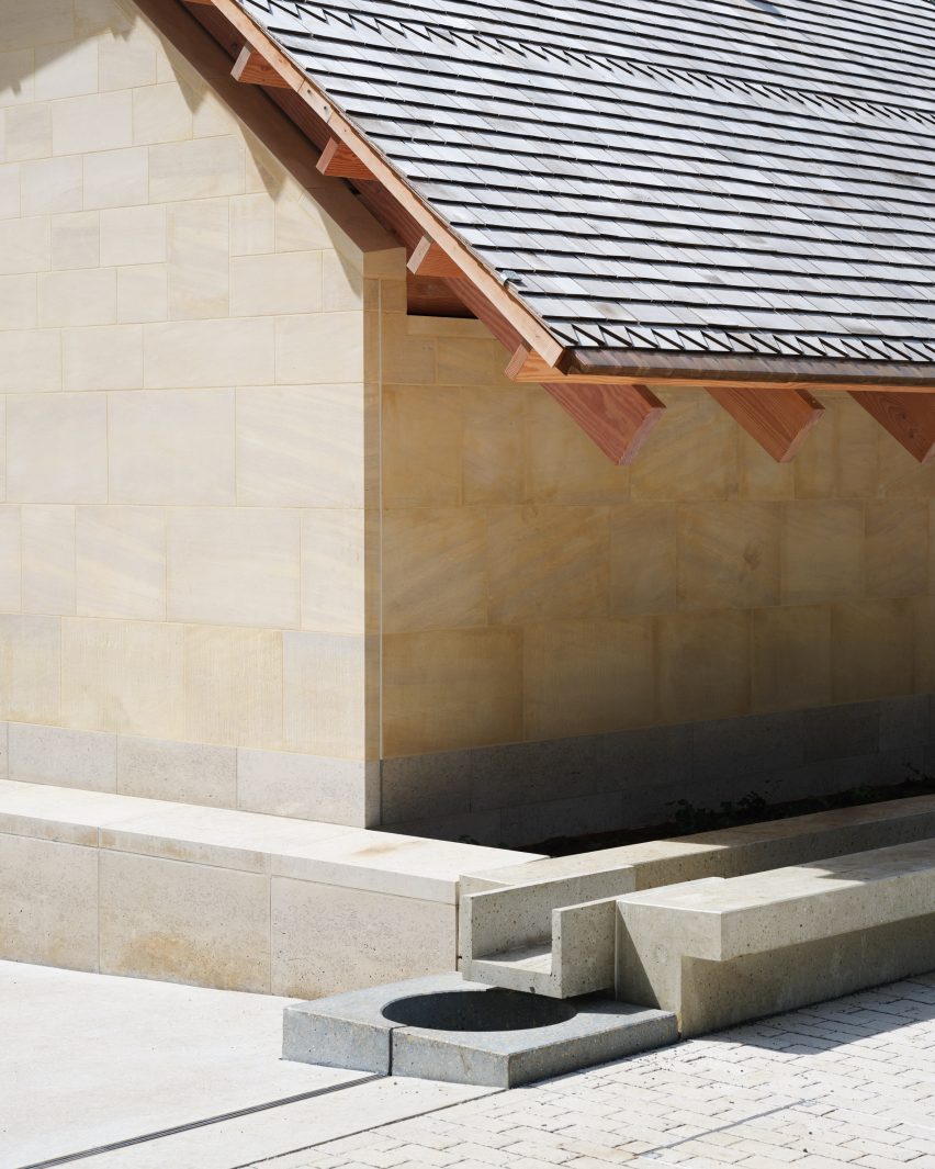 The Natural History Museum gardens by Feilden Fowles and J&L GIbbons