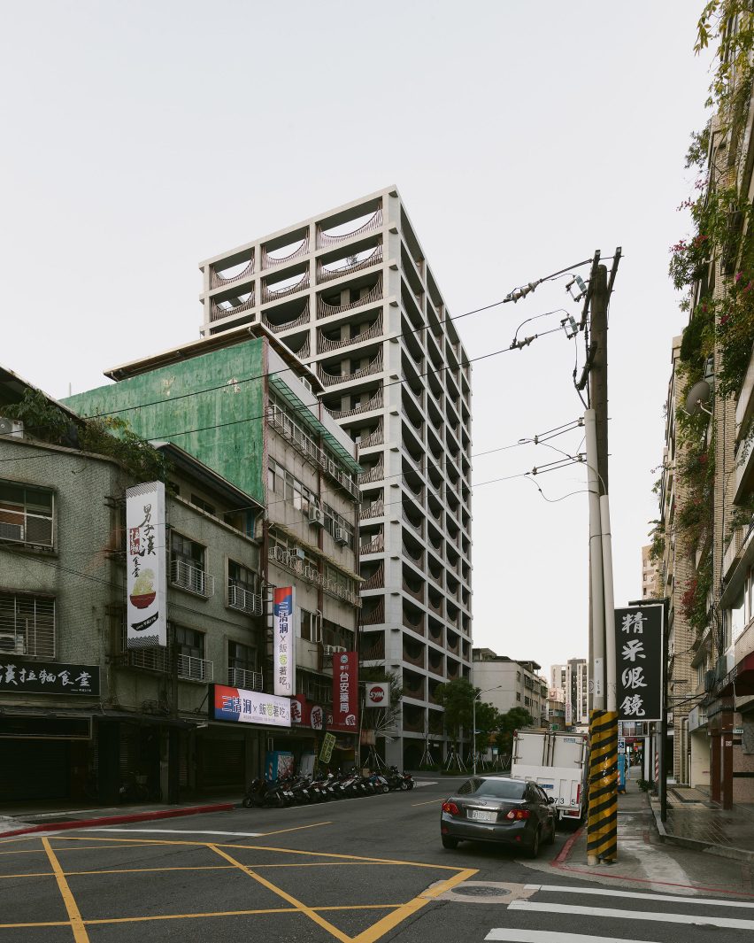 Apartment block by Neri&Hu