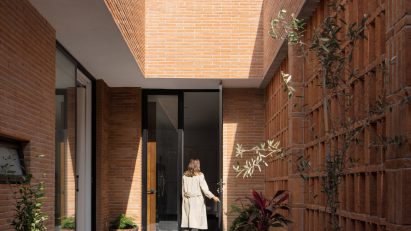 Casa Cantellano by Omar Vergara Taller and Renata de Miguel
