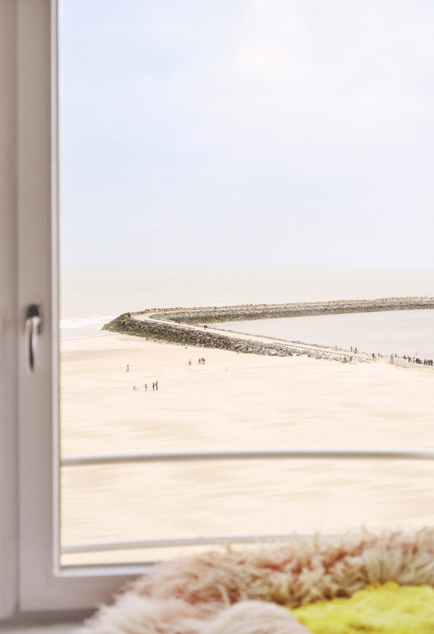 Window overlooking beach in Paradis Apartment