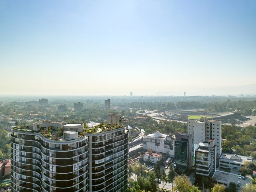 Tower with curved volumes