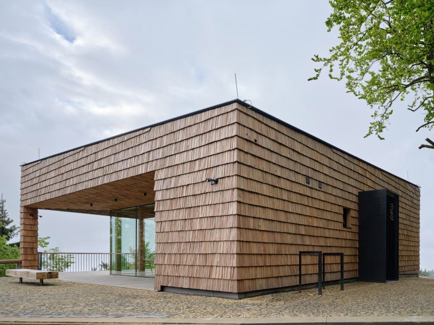 Pustevny Gateway by Henkai Architekti