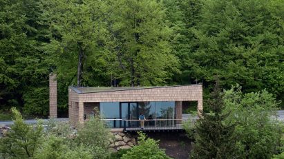 Pustevny Gateway by Henkai Architekti