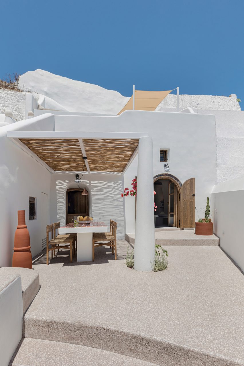 Summer House in Mesaria by Kapsimalis Architects
