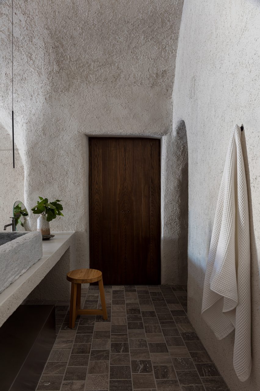 Summer House in Mesaria by Kapsimalis Architects