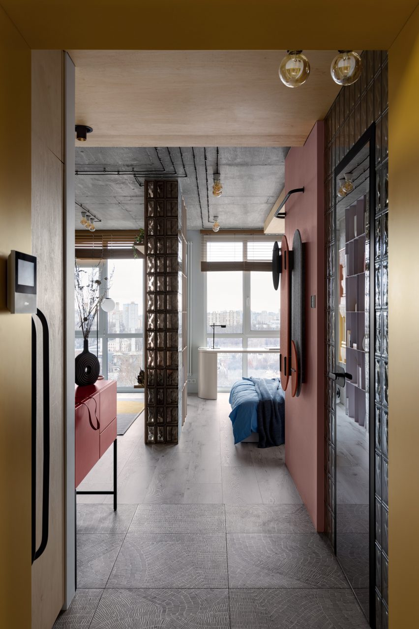 Entrance of open plan Suprematism apartment