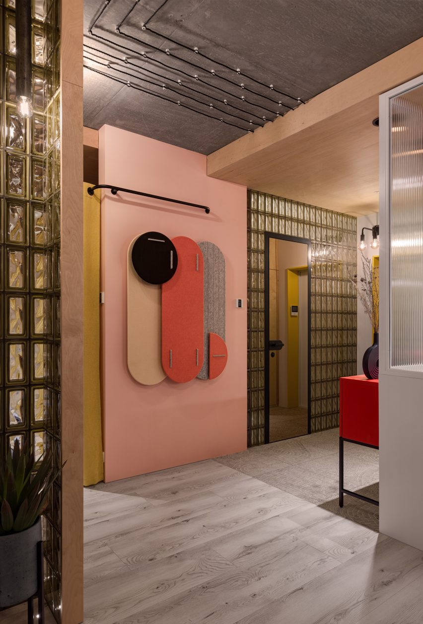 Colourful noise cancelling wall panel Re:Quiet