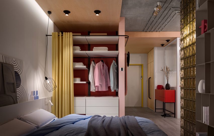 Open plan bedroom and hallway Dihome