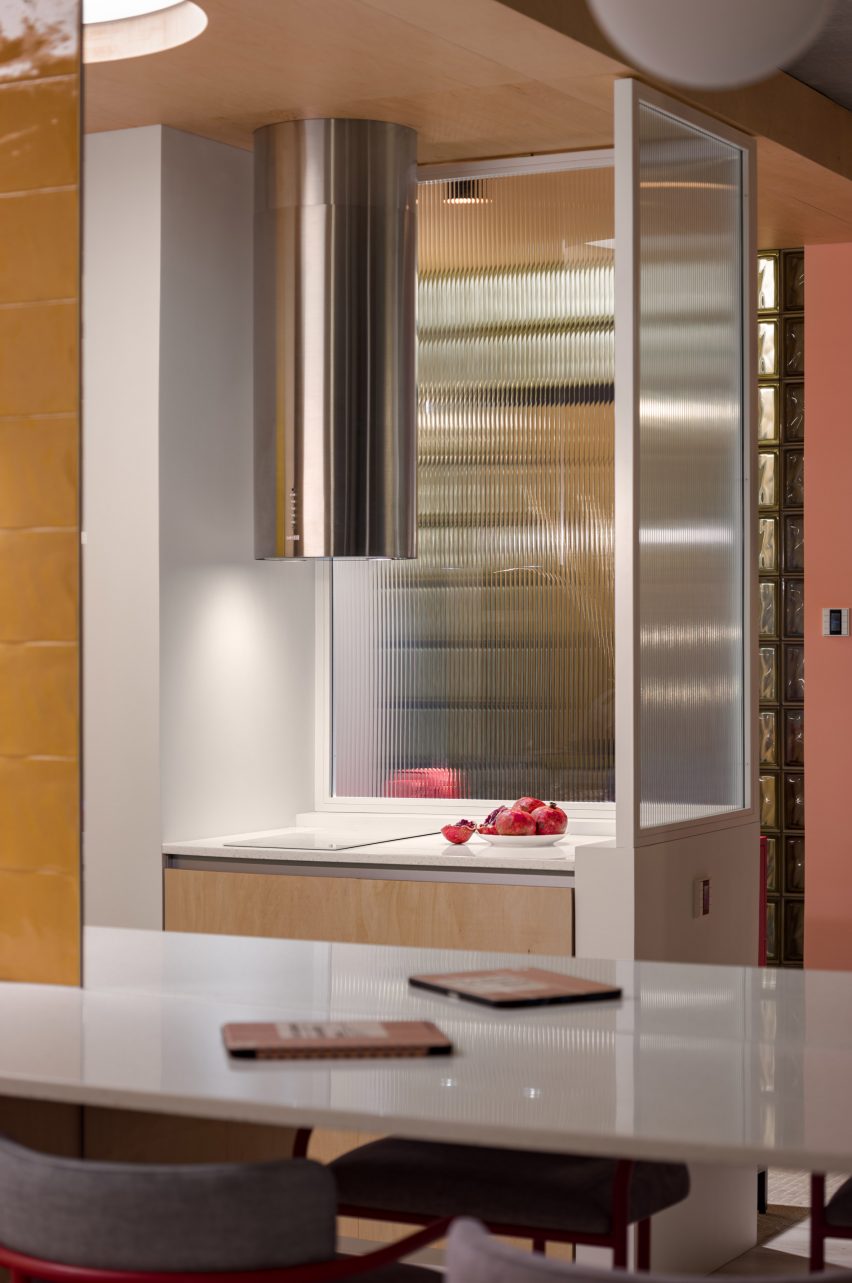 Ribbed glass partition wall