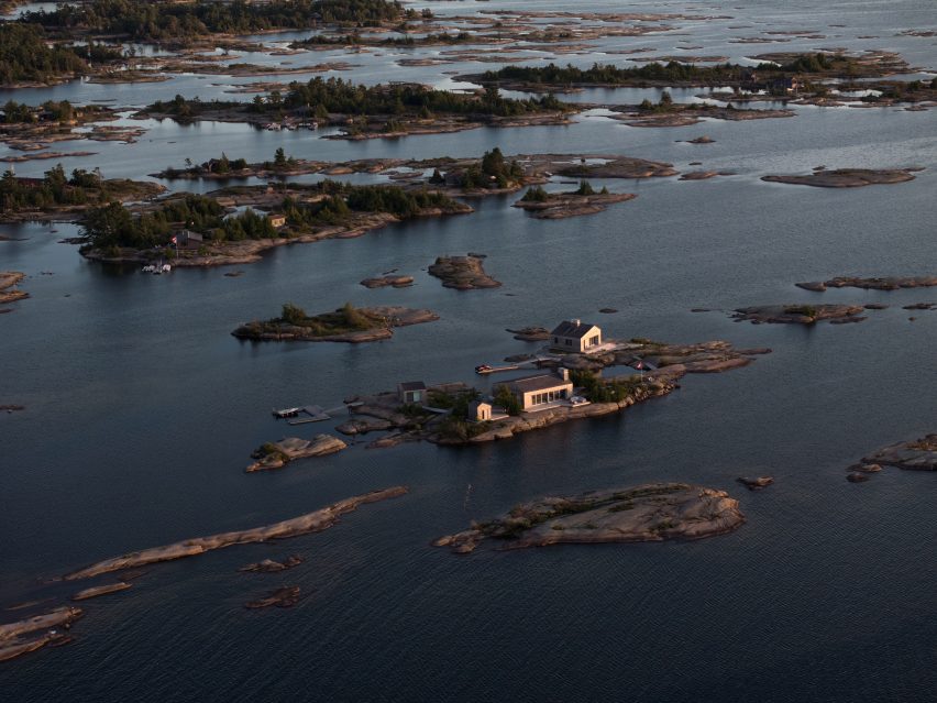 Whistling Winds Island by Akb Architects