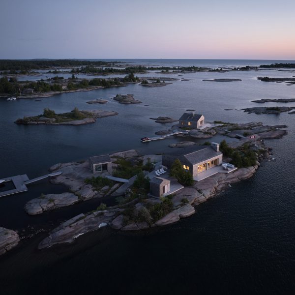 Whistling Winds Island by Akb Architects